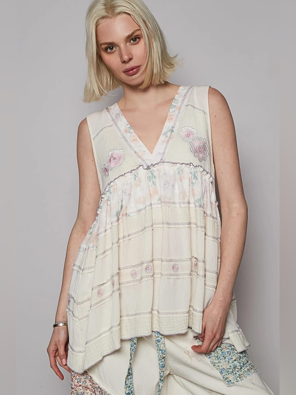 POL Women’s Size Small Babydoll Embroidered Floral Tunic Tank Top NWOT